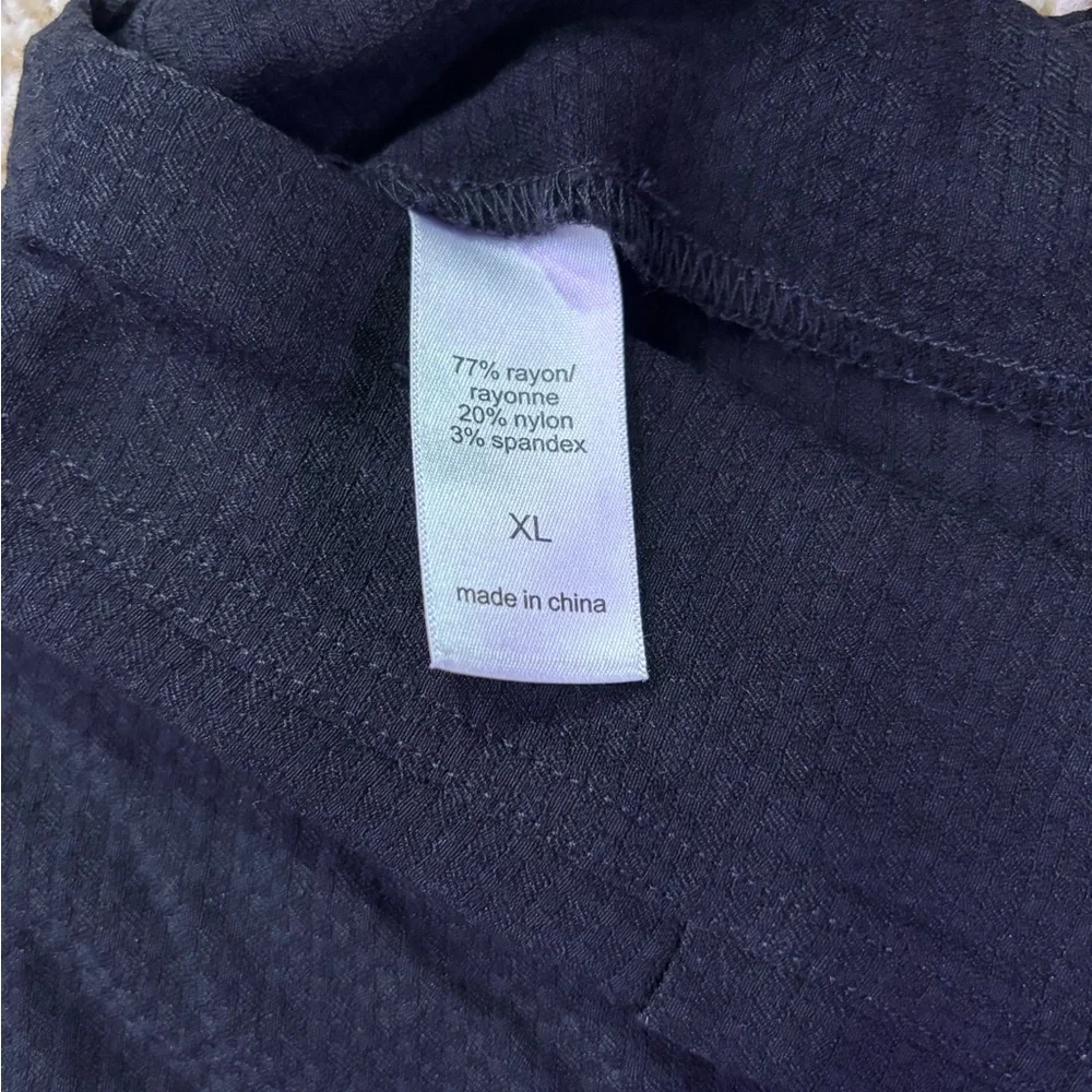 Maurices Women's Bengaline Black Capris - XL - Picture 3 of 3
